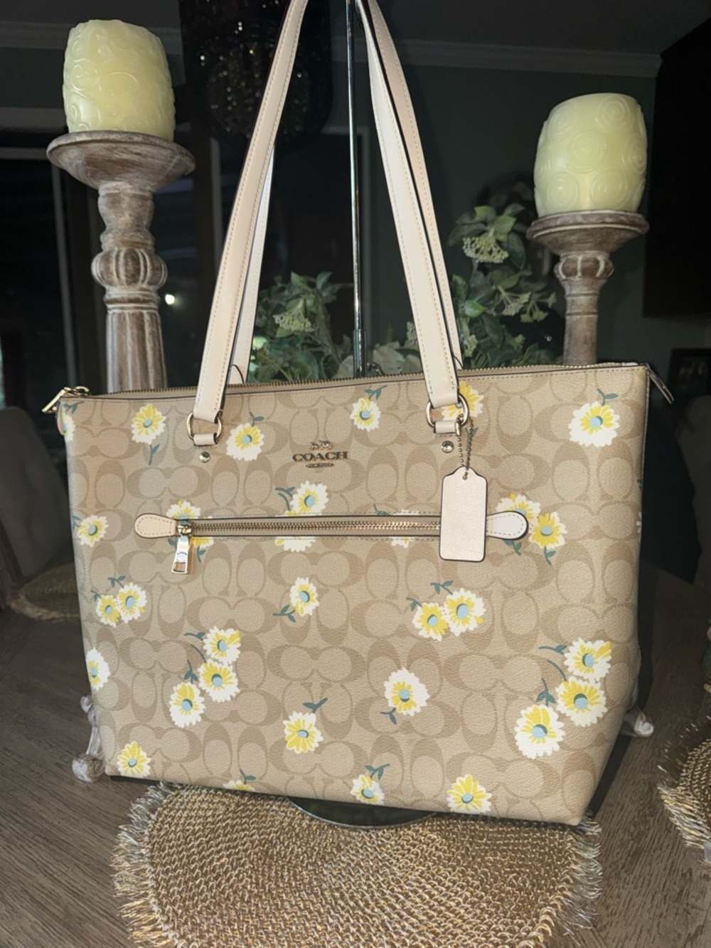 NWOT Coach Beige Floral Signature Canvas Tote - Adorable Bag 🌼